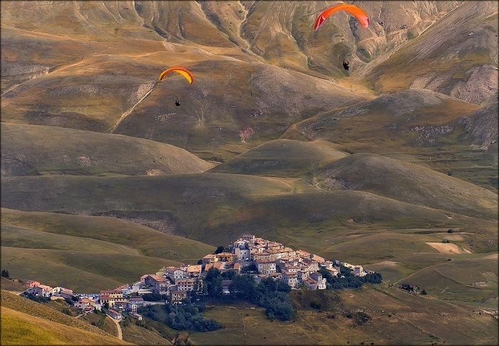 Paragliding Italy